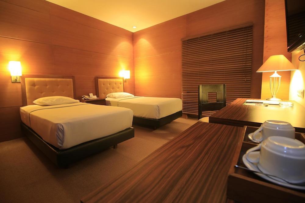 Hotel Mutiara Malioboro ジョグジャカルタ エクステリア 写真