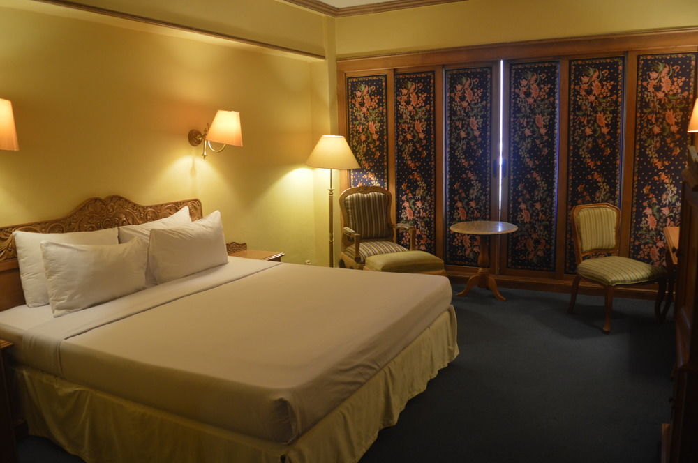 Hotel Mutiara Malioboro ジョグジャカルタ エクステリア 写真