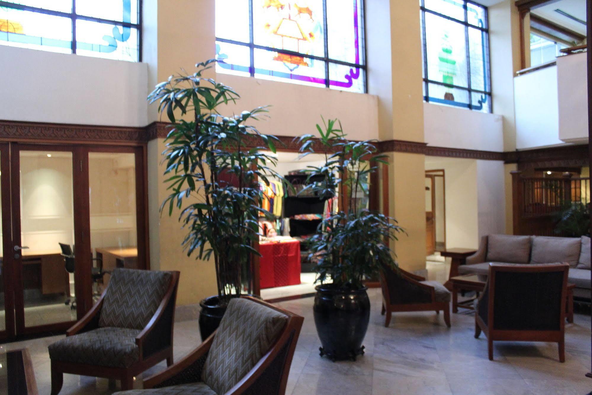 Hotel Mutiara Malioboro ジョグジャカルタ エクステリア 写真