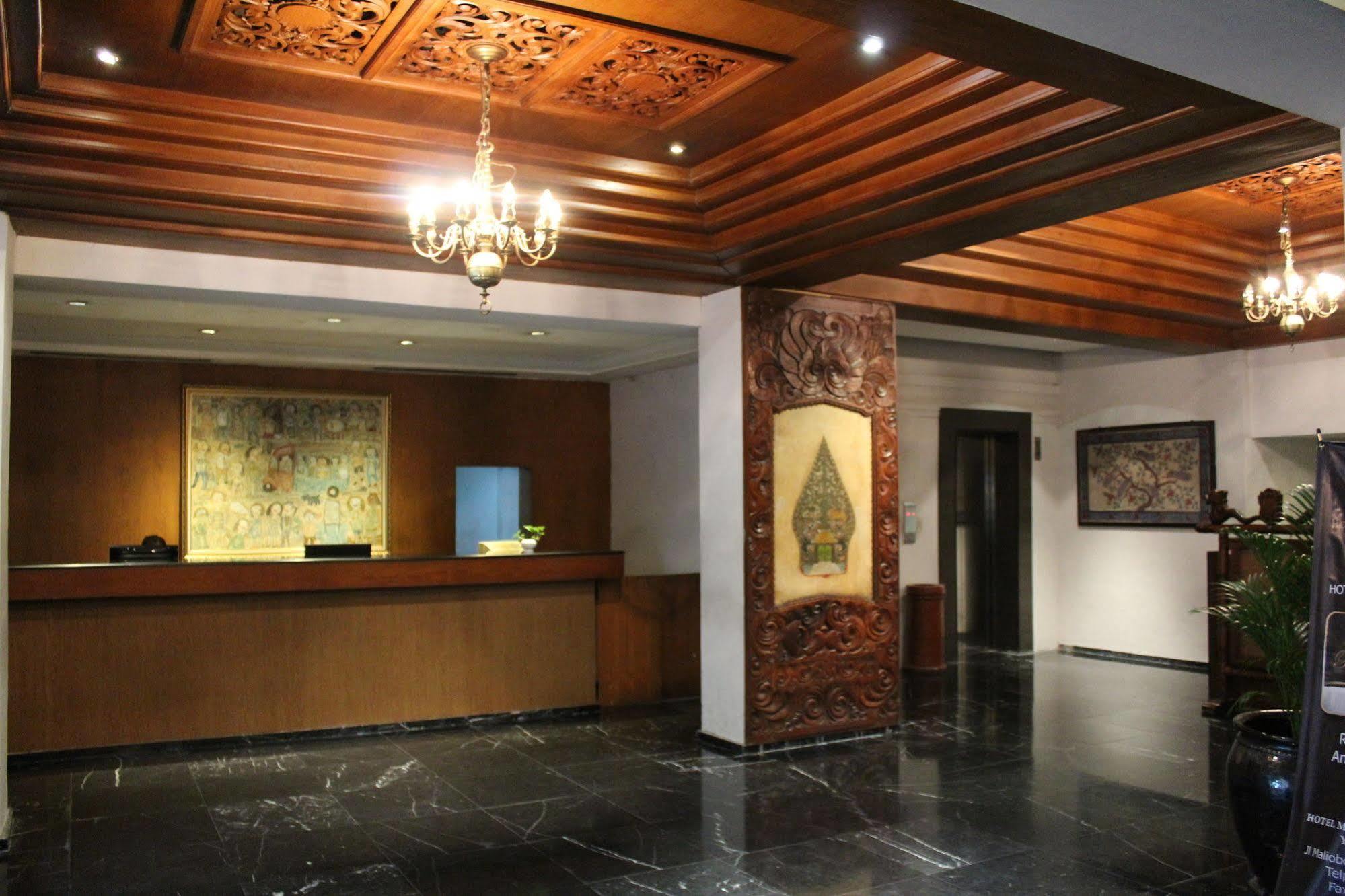 Hotel Mutiara Malioboro ジョグジャカルタ エクステリア 写真