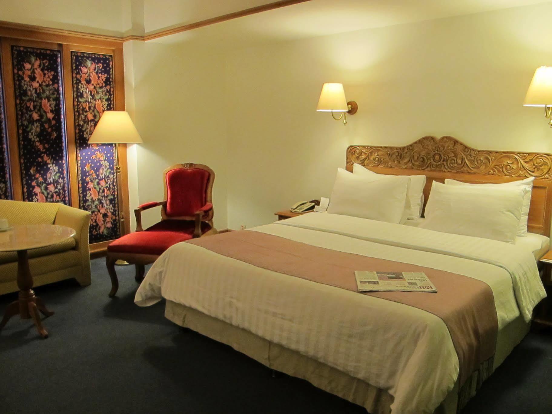 Hotel Mutiara Malioboro ジョグジャカルタ エクステリア 写真