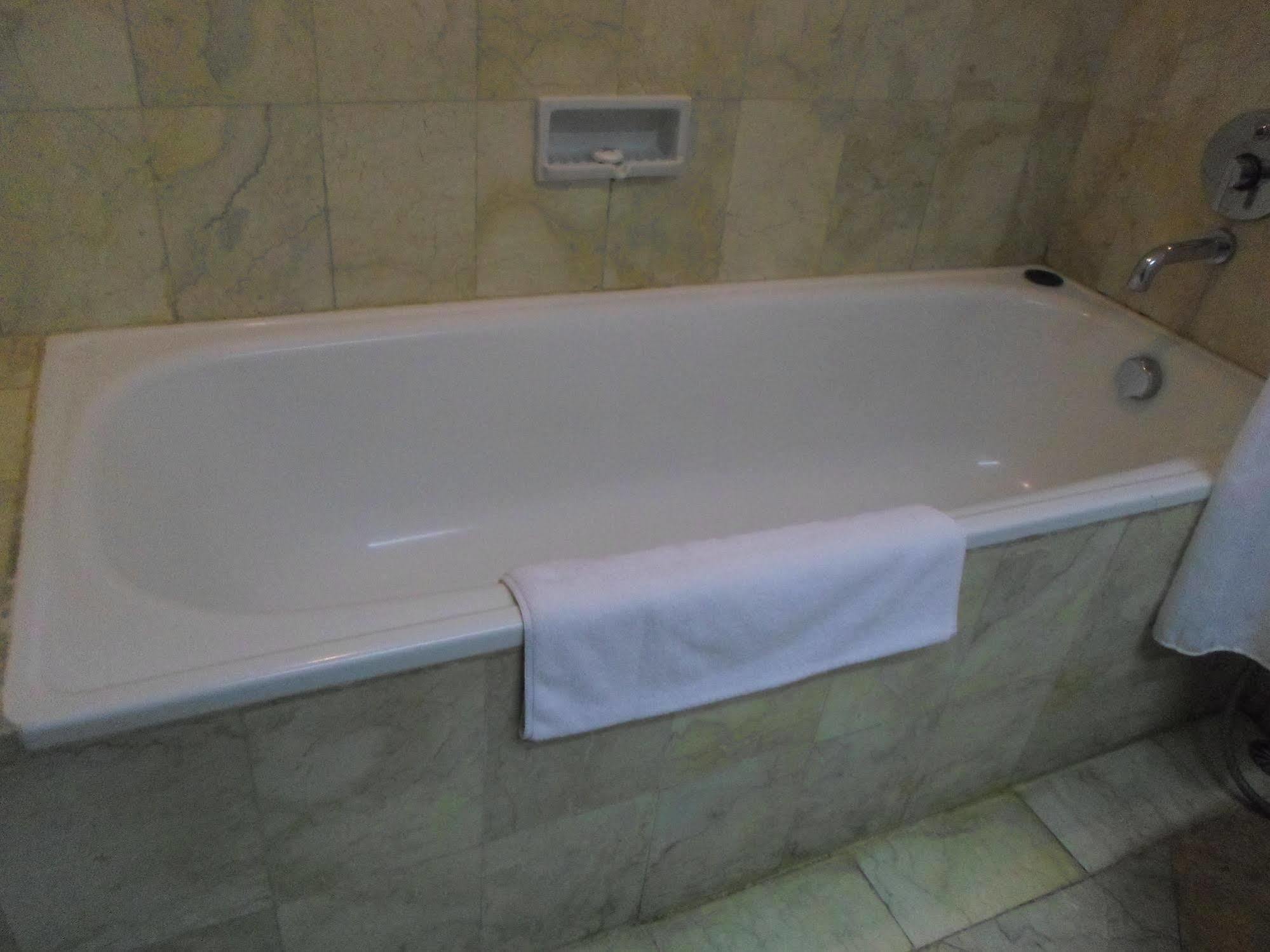 Hotel Mutiara Malioboro ジョグジャカルタ エクステリア 写真