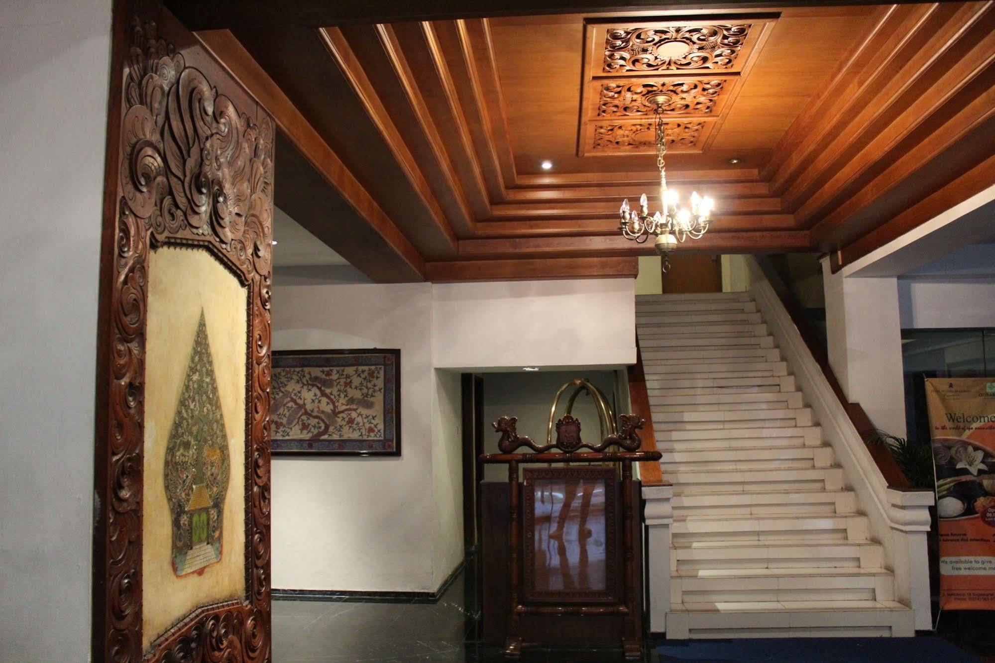 Hotel Mutiara Malioboro ジョグジャカルタ エクステリア 写真