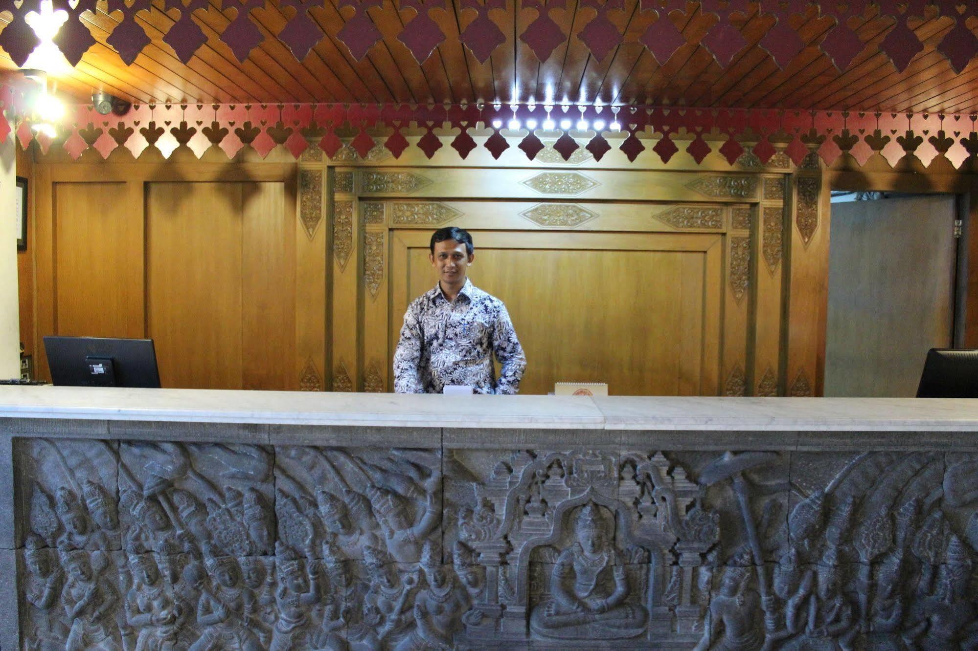Hotel Mutiara Malioboro ジョグジャカルタ エクステリア 写真