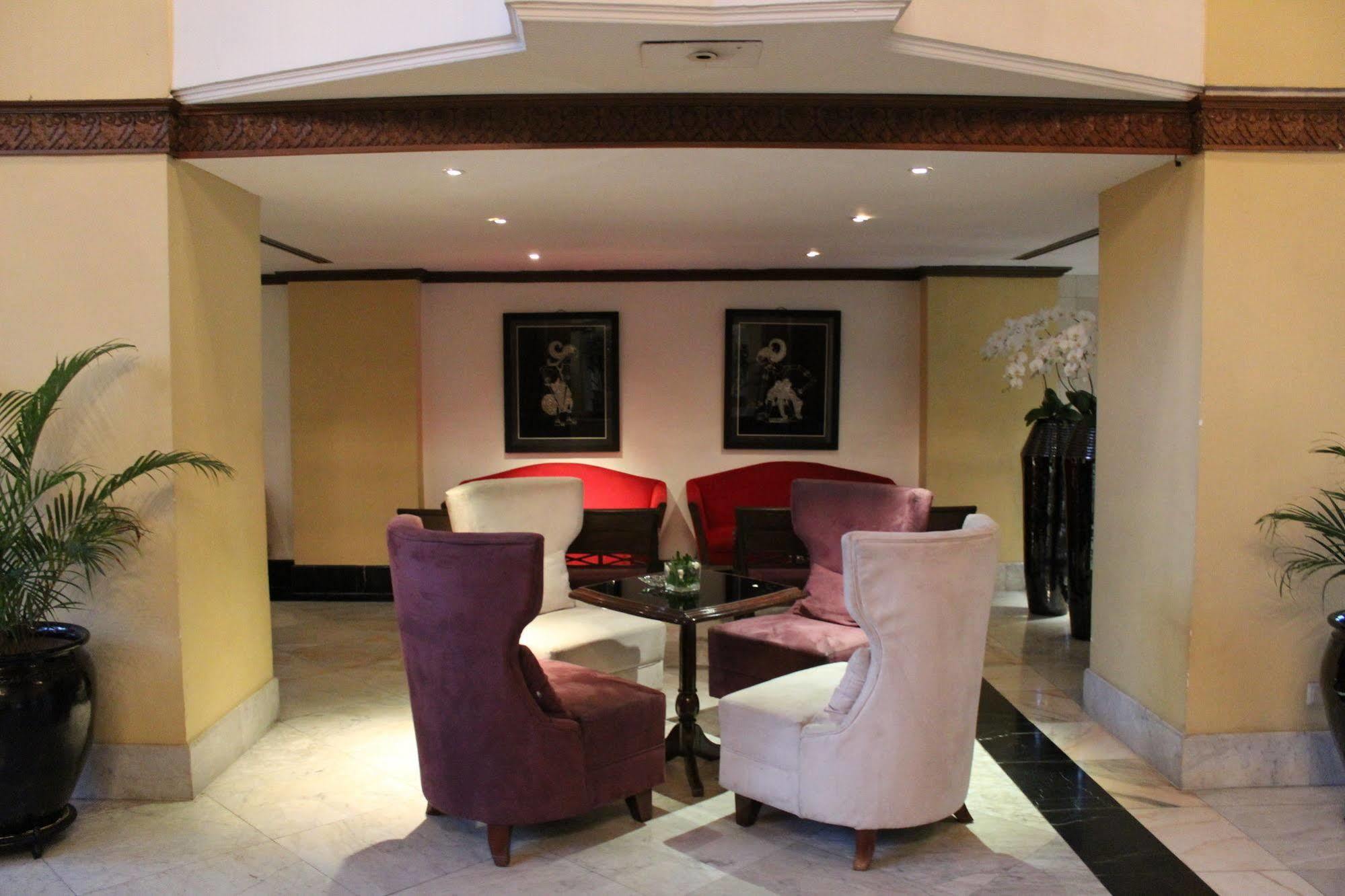 Hotel Mutiara Malioboro ジョグジャカルタ エクステリア 写真