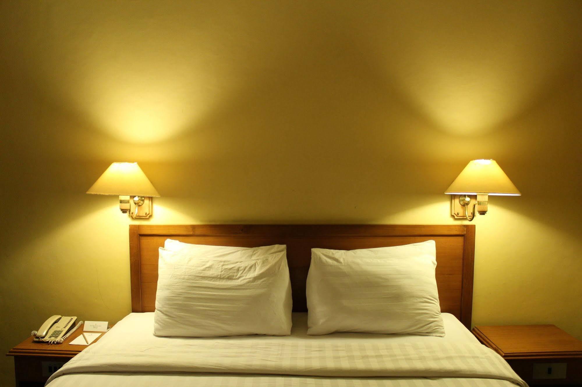 Hotel Mutiara Malioboro ジョグジャカルタ エクステリア 写真